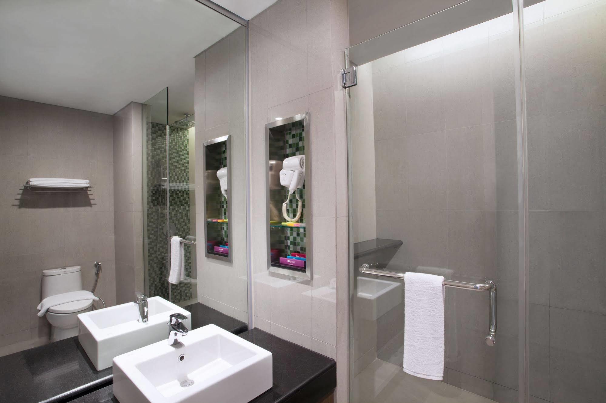Ibis Styles Jakarta Sunter Ngoại thất bức ảnh